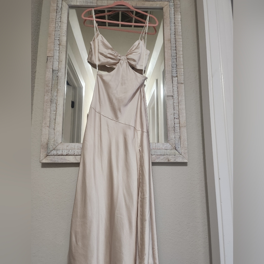 SELFIE LESLIE ACAPULCO CAMI STRAP TIED BACK SATIN MAXI DRESS CHAMPAGNE - Picture 11 of 16